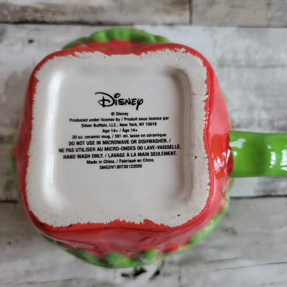 20 oz Disney Snow White Evil Queen Poison Apple Sculpted Ceramic Mug - Picture 6 of 7